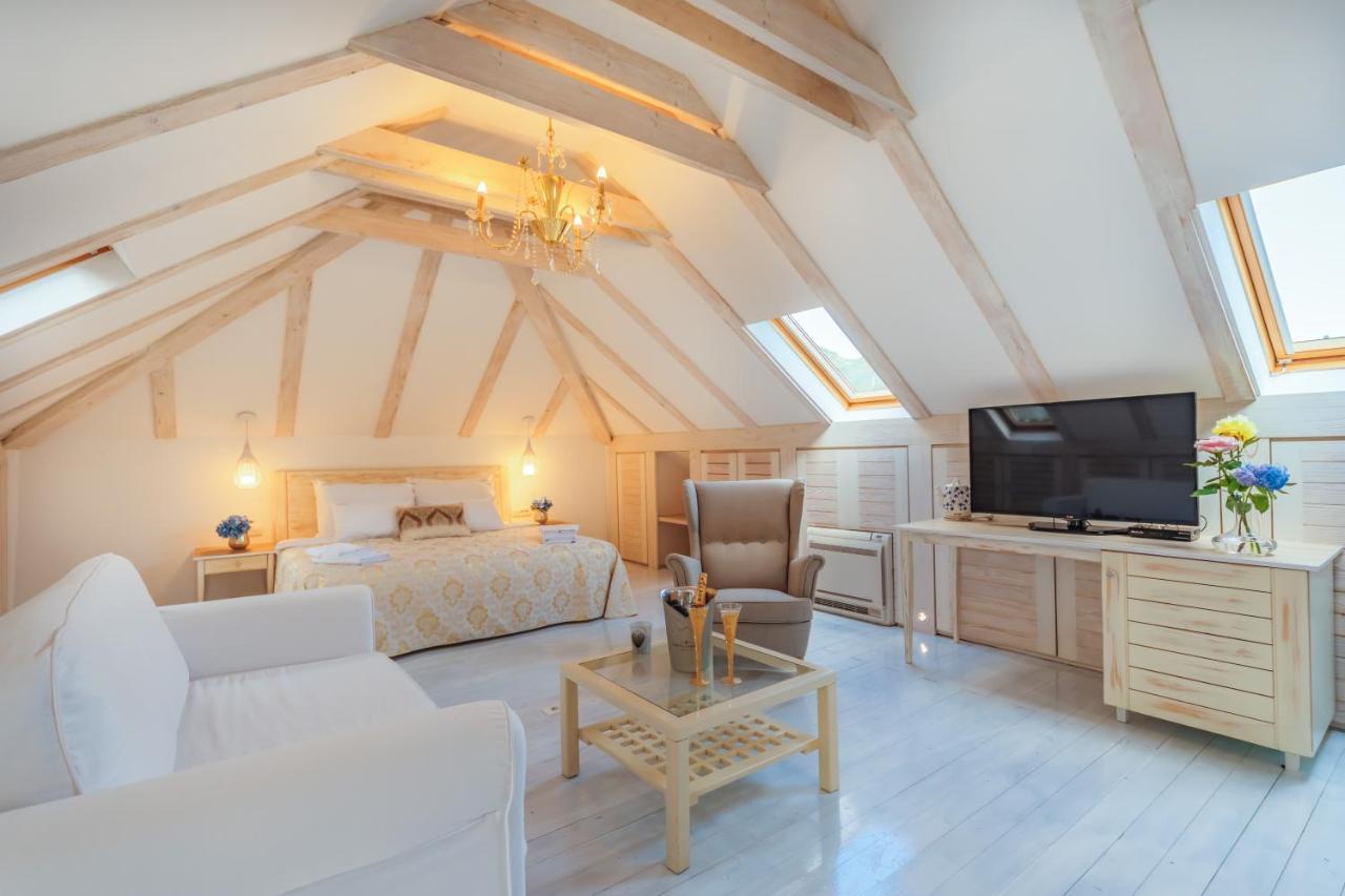 Superior Double Room with Terrace and Sea View