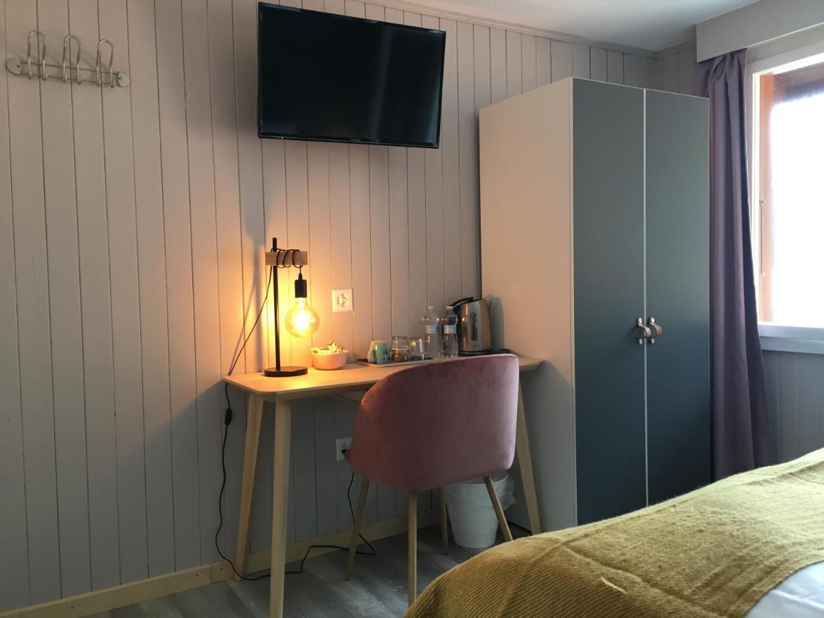 Standard Double Room with Lake View