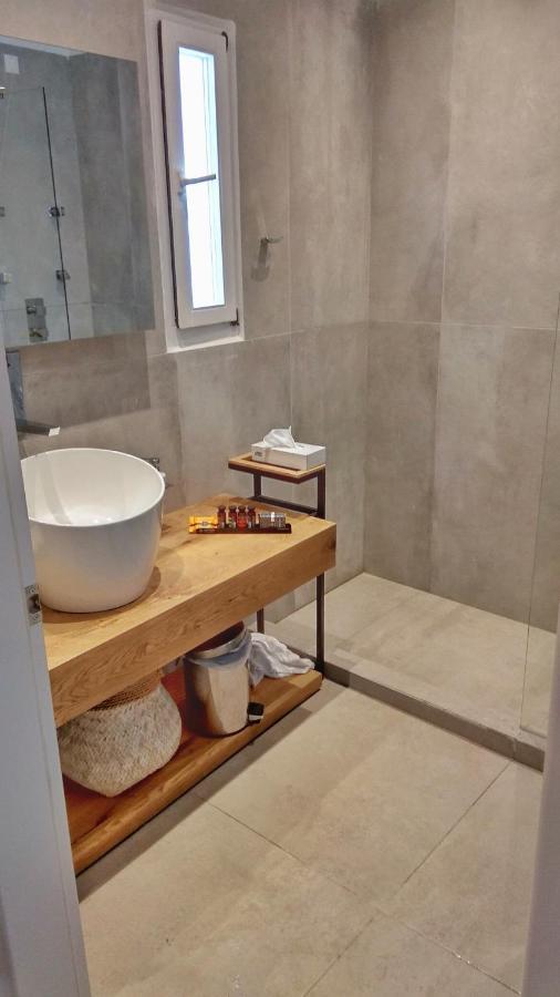 Habitación con vistas al jardín y bañera de hidromasaje al aire libre