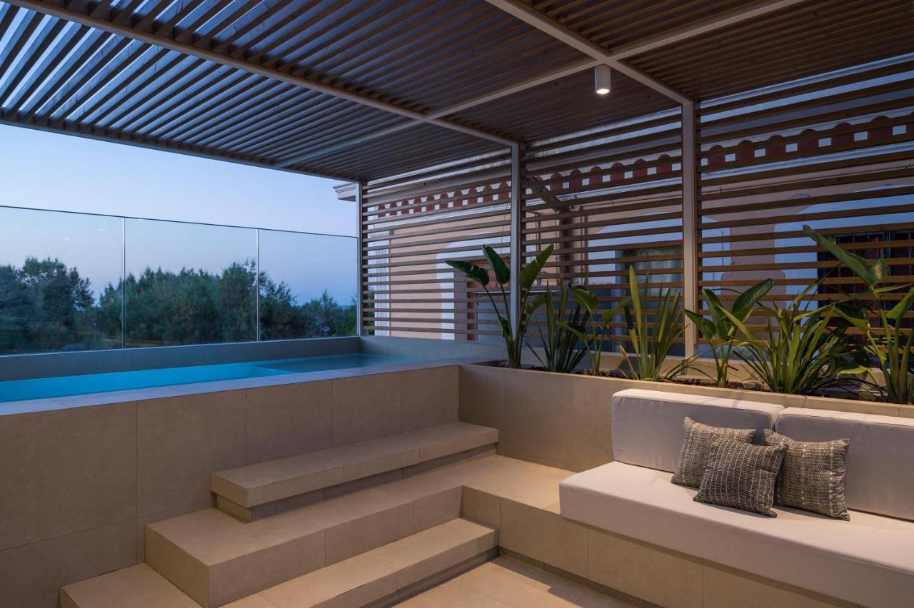 Deluxe Suite with private swimming pool