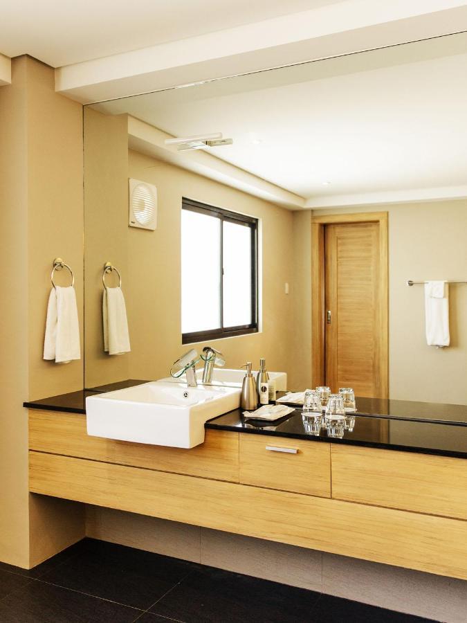 Family Beachfront Suite