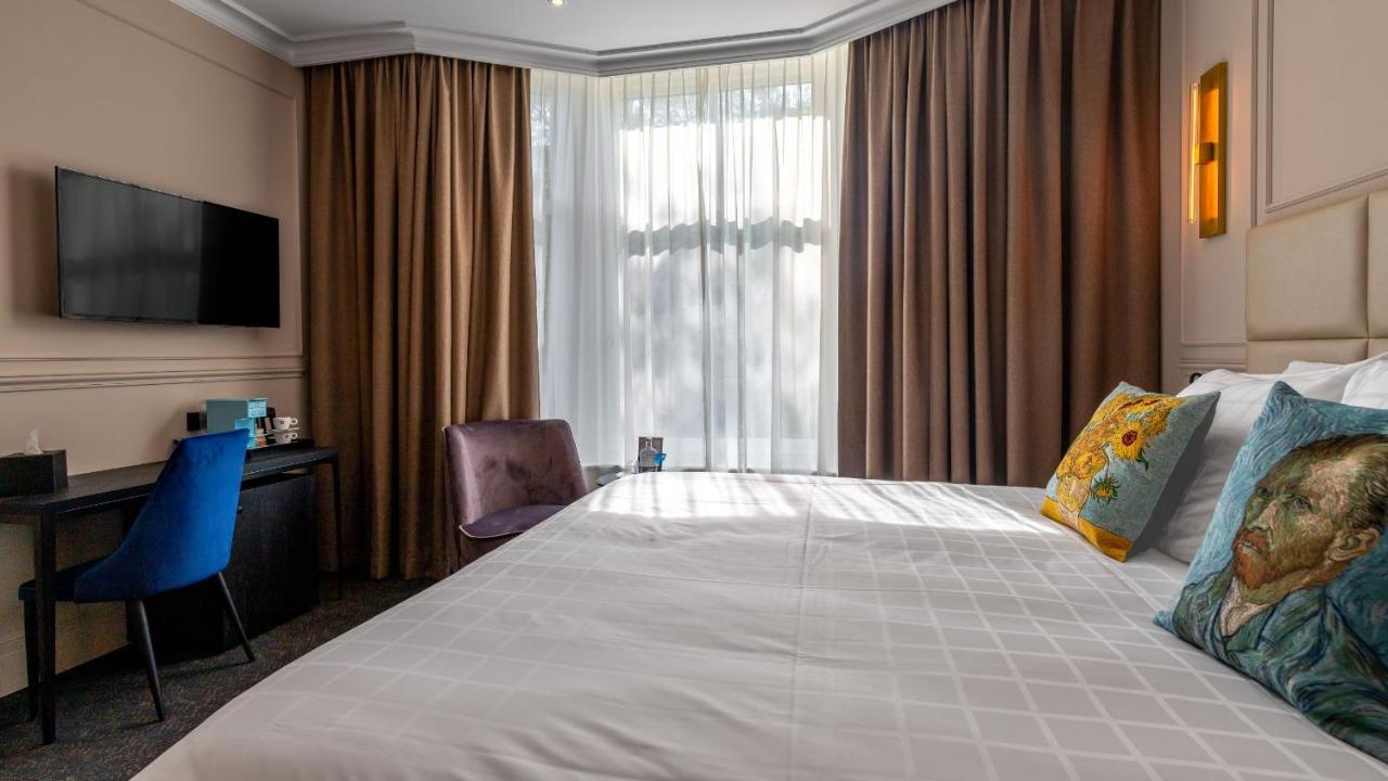 Deluxe Double Room (2 Adults + 1 Child),1032682103:JPEG