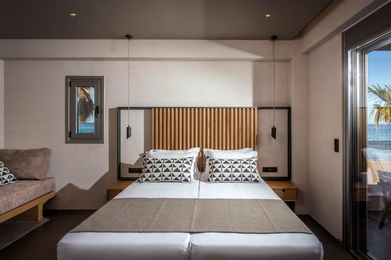 Deluxe Dreibettzimmer mit Meerblick und Whirlpool
