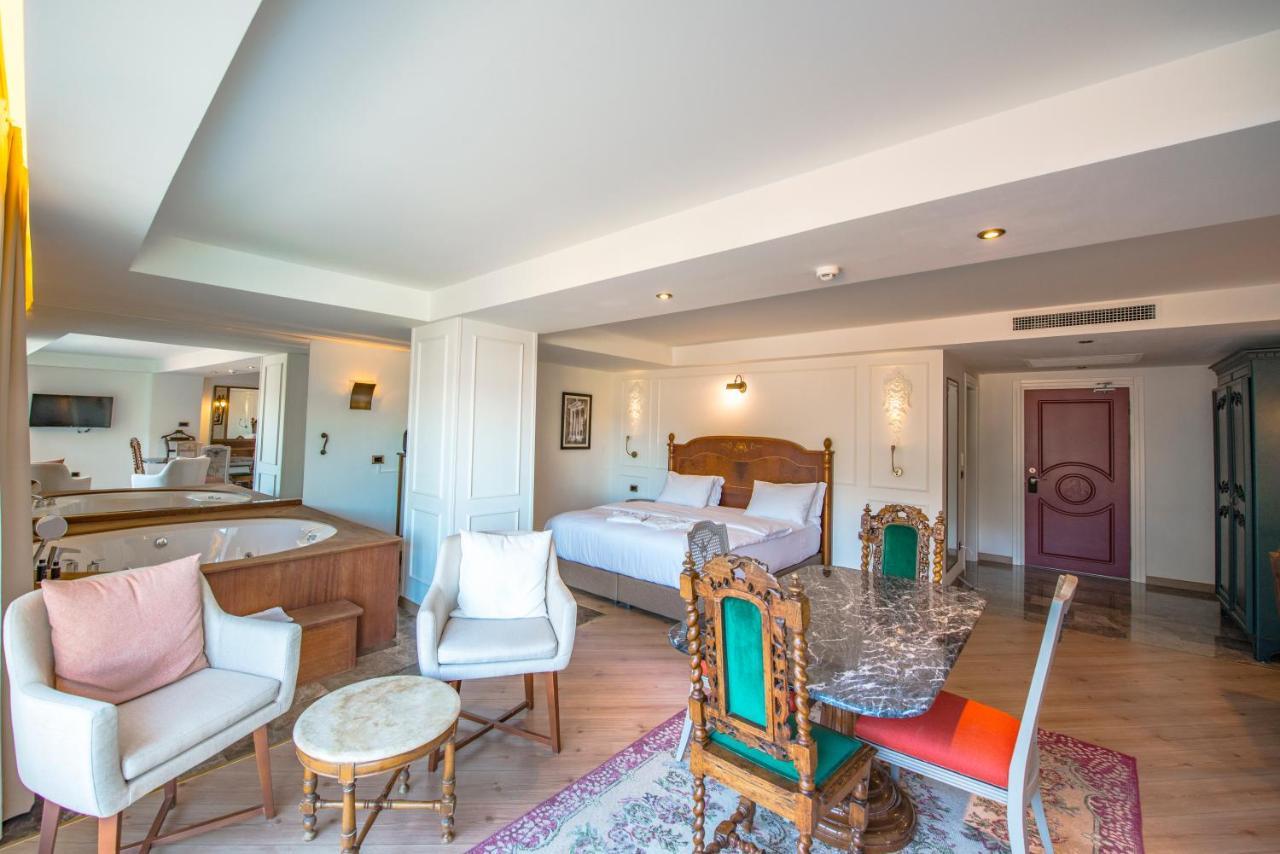 Deluxe Oda - Kısmi Deniz Manzaralı ve Spa Küvetli