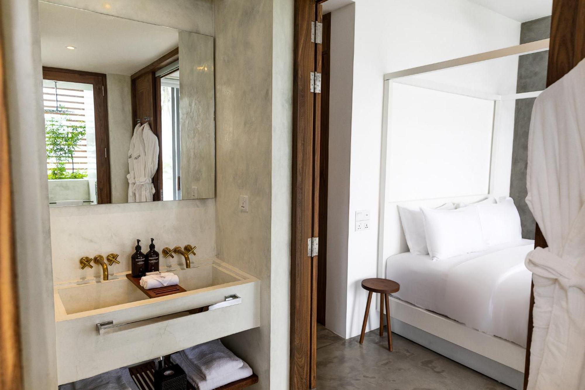 King Room with Pool View