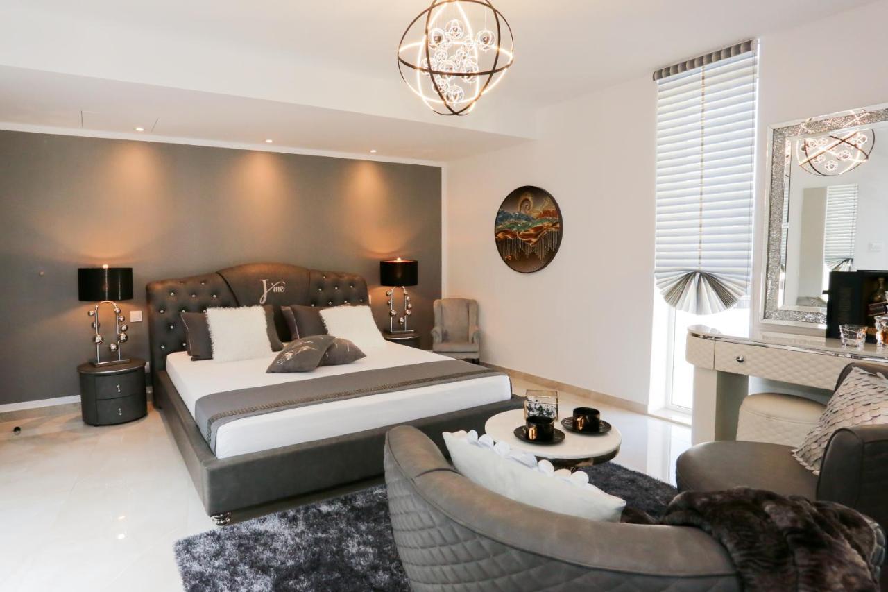 Deluxe Double Room - Disability Access (no balcony)