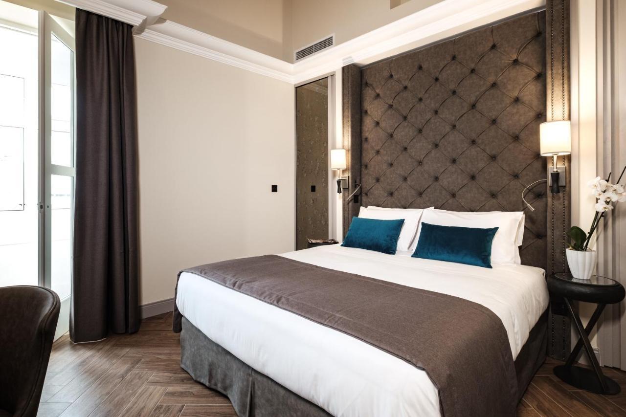 Deluxe Double Room with Balcony,1092790614:JPEG