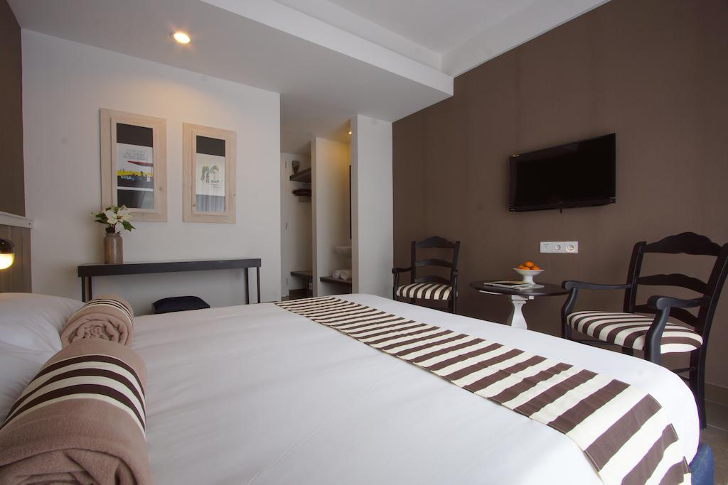 Double or Twin Room with Balcony