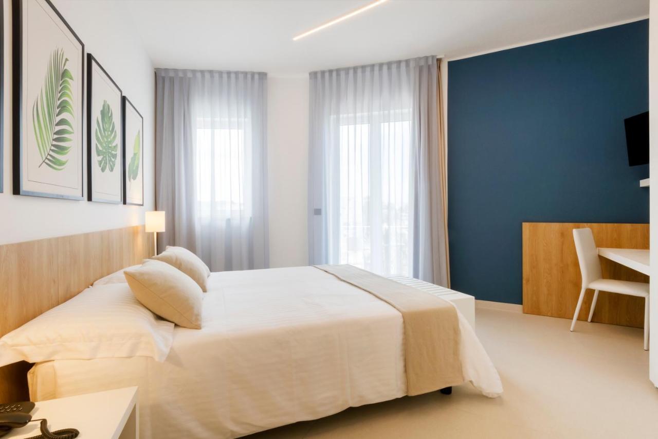 Standard Double or Twin Room Sea View