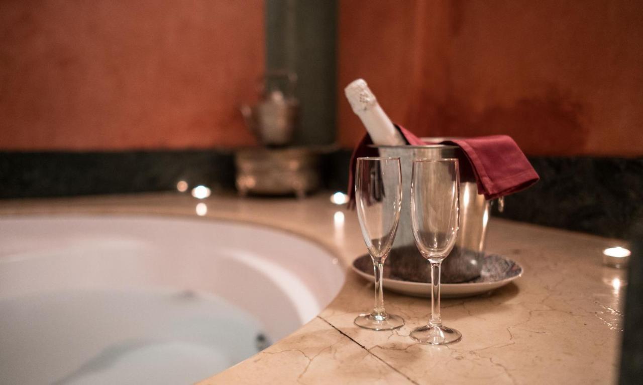 Queen Suite Spa Bath