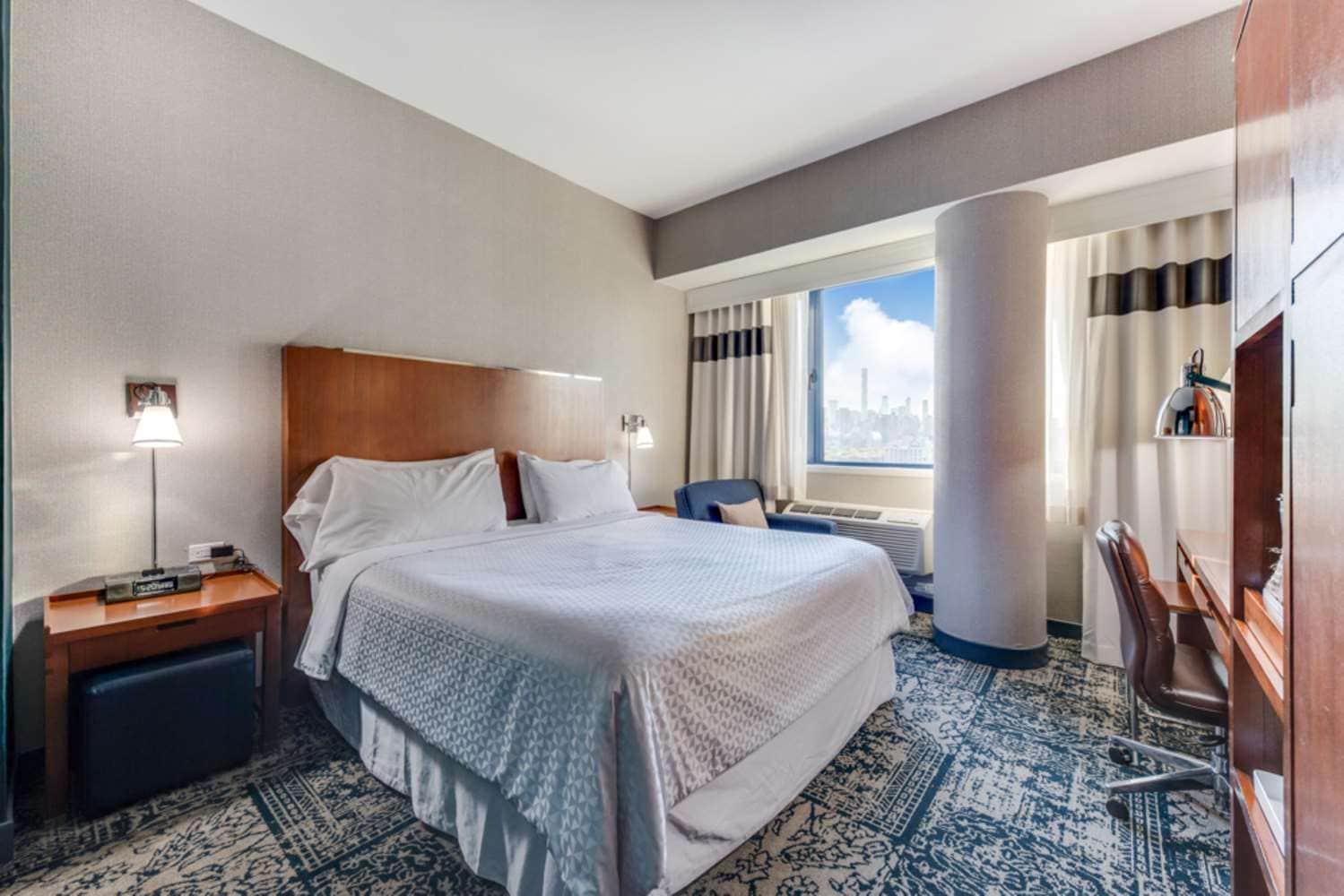 King Room with City View - Non-Smoking