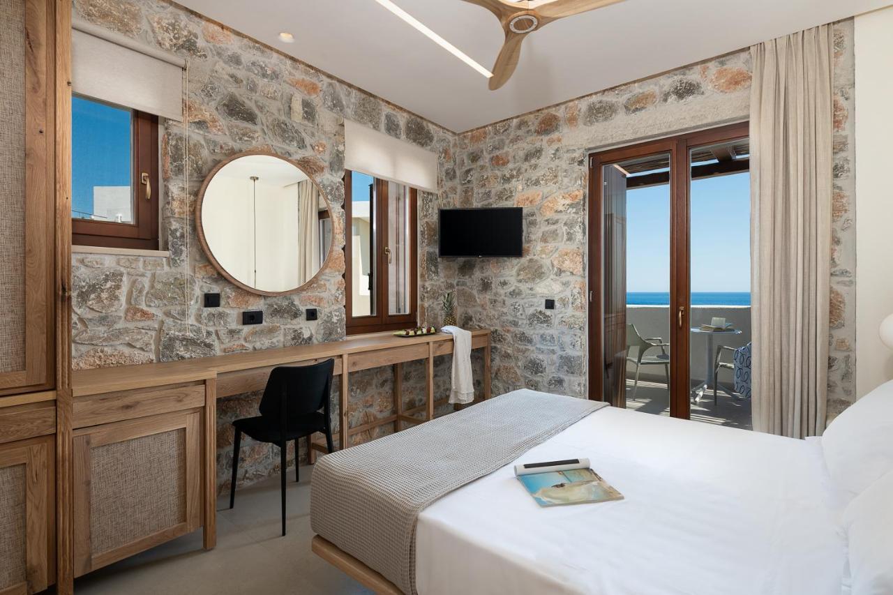 Doppelzimmer mit Balkon und Meerblick