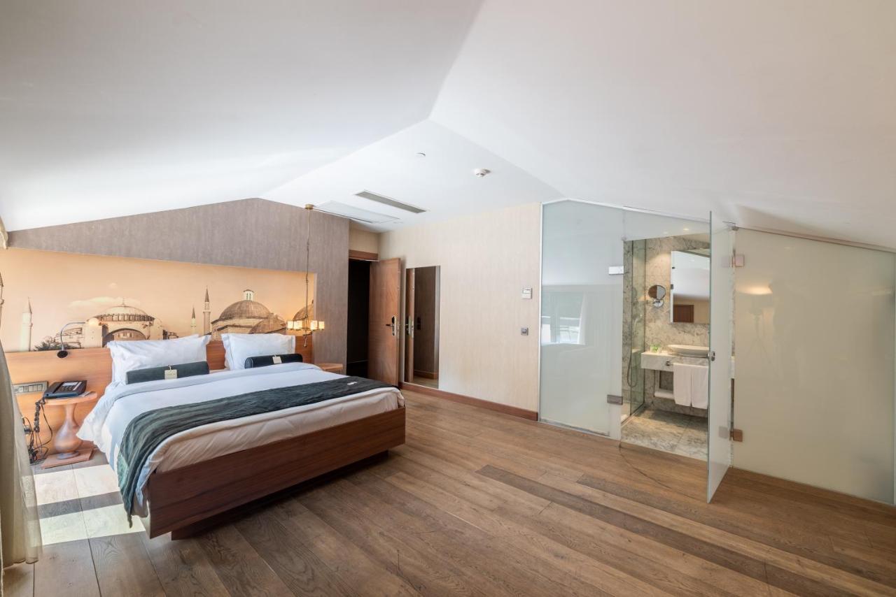 Grand Deluxe Double Room Balcony