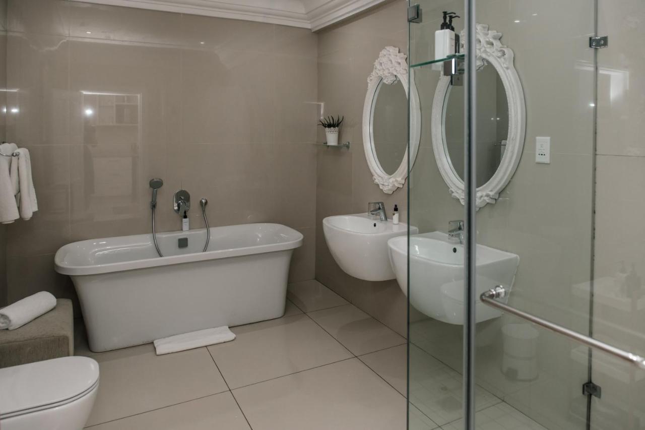 Suite with Garden View