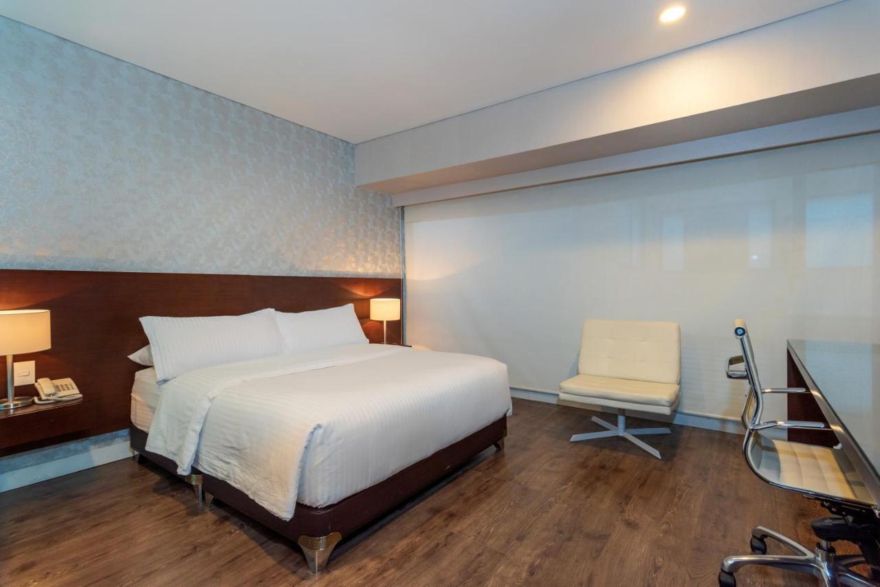 Queen Room,1146353947:JPEG