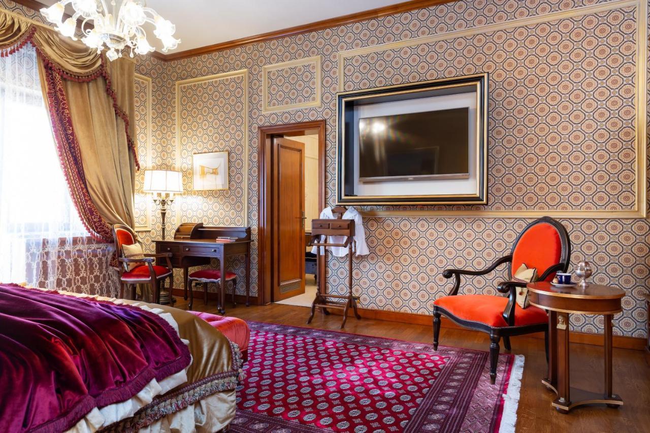 VIP room