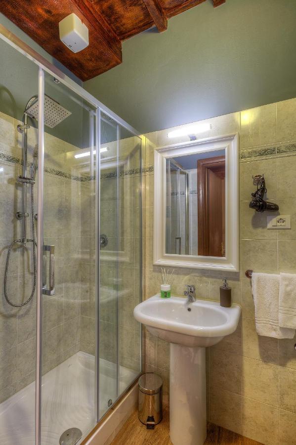 Double Room Private External Bathroom