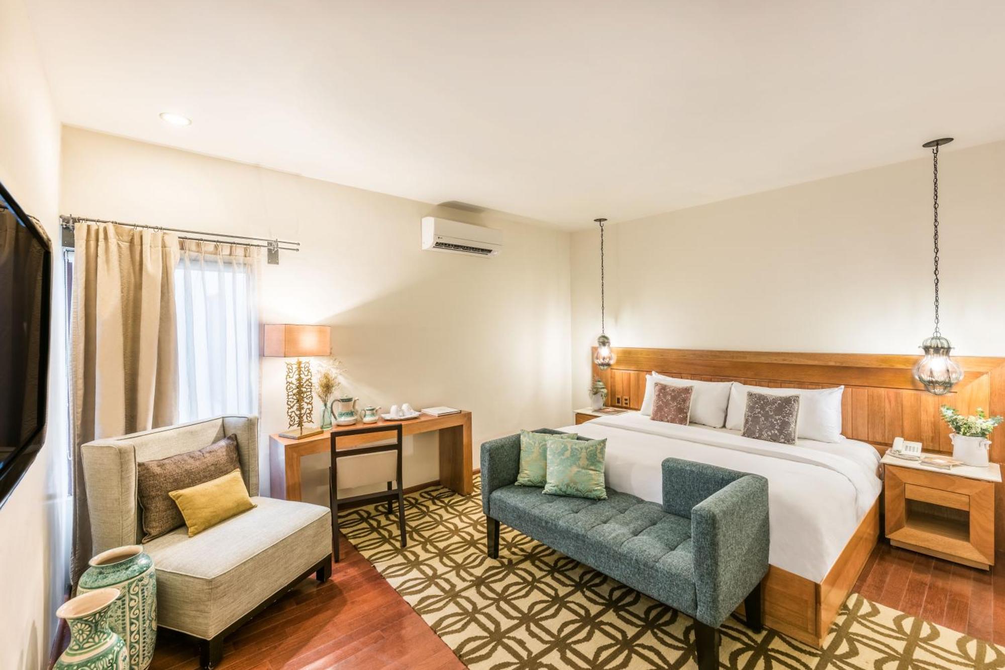 Deluxe King Suite,1208279308:JPEG