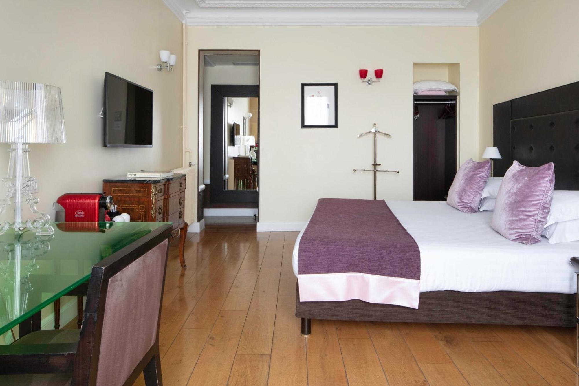 Privilege Room