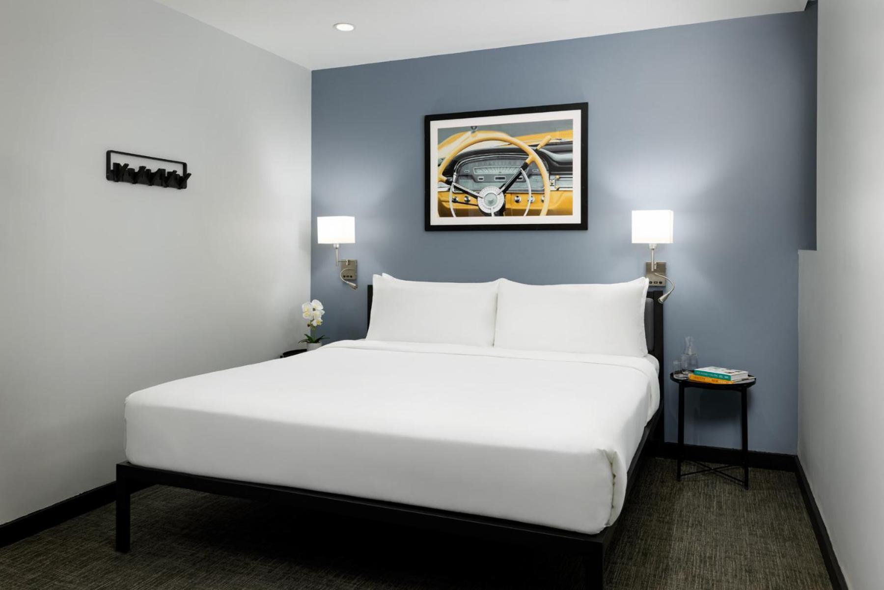 Deluxe King Bed