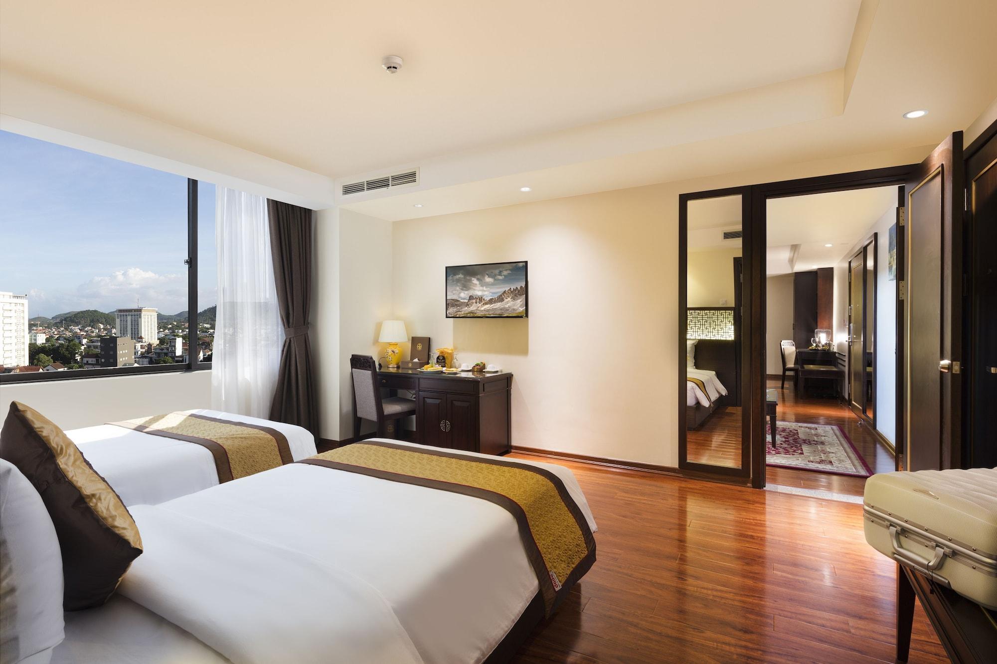 Two-Bedroom Family Suite,1286293168:JPEG