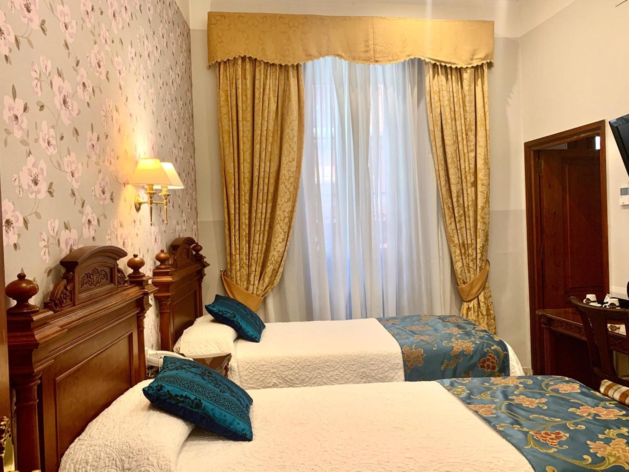 Queen Room
