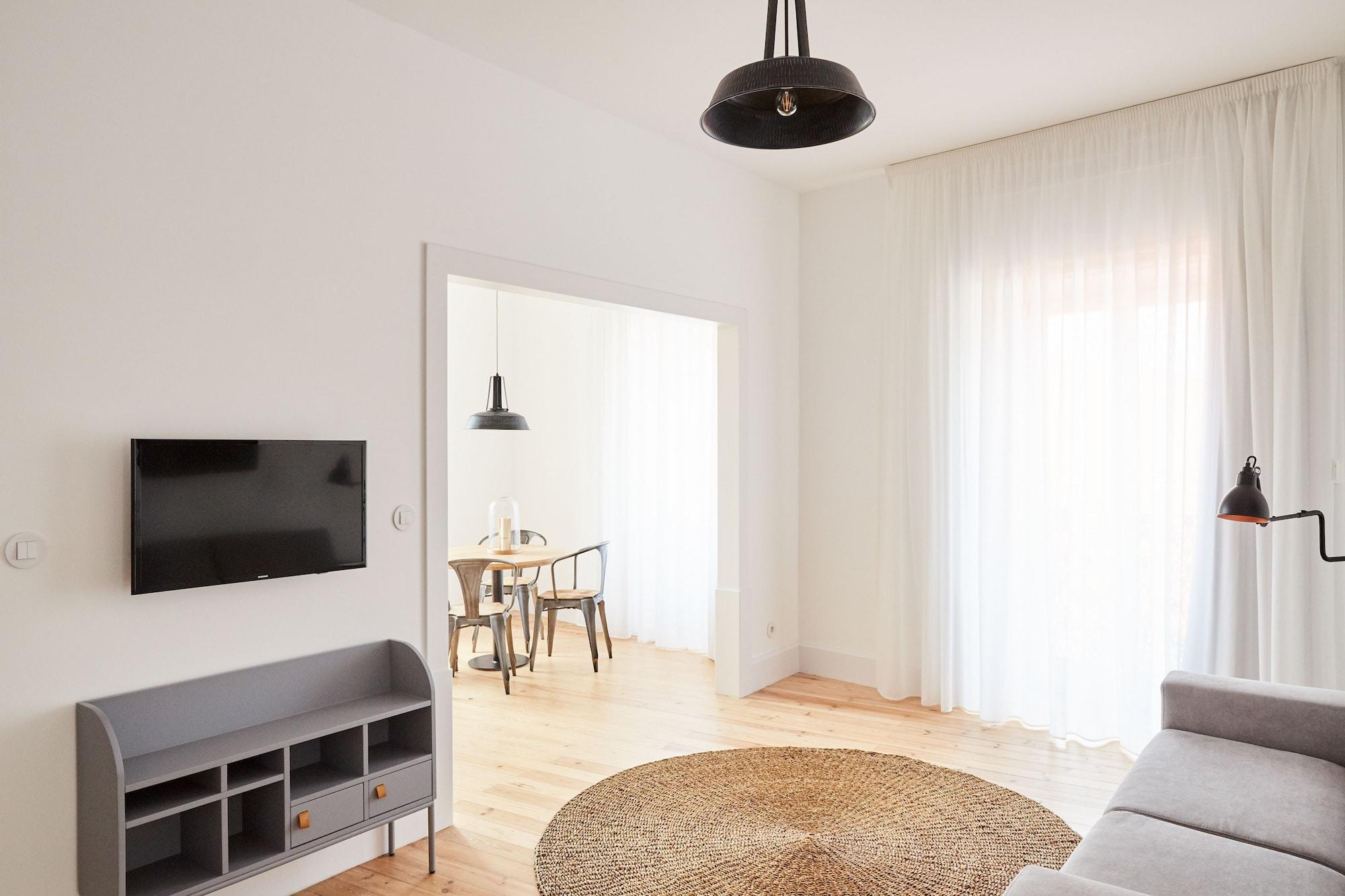One-Bedroom Apartment,1215912604:JPEG