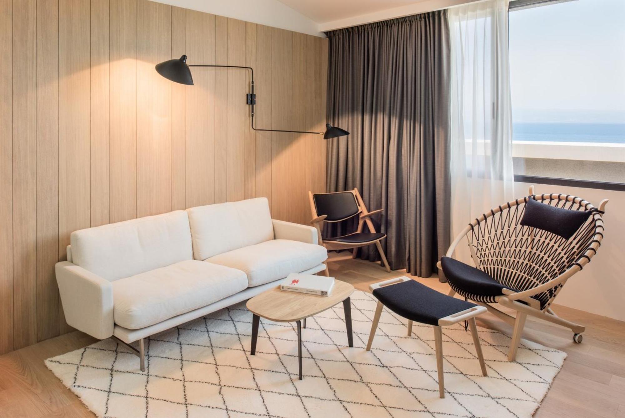Penthouse Suite,1219716406:JPEG
