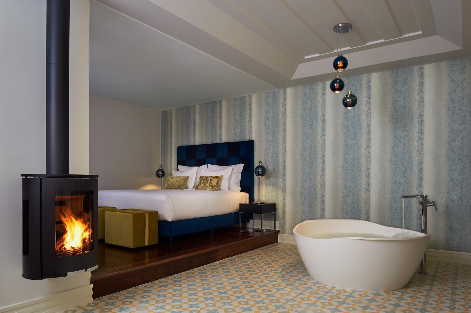 Deluxe King Suite,1035976006:JPEG