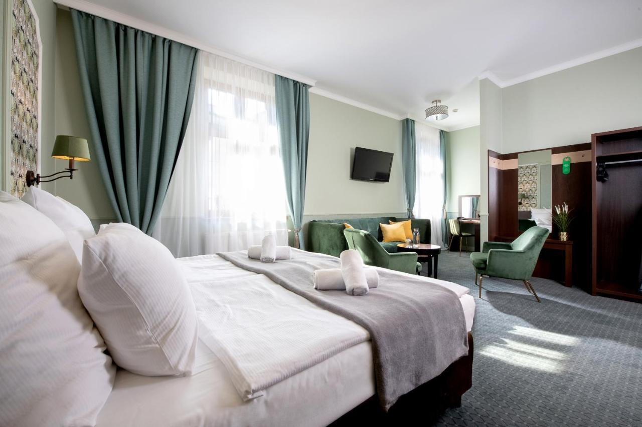 Deluxe Double or Twin Room
