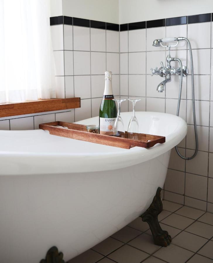 Medium Bathtub,1676731908:JPEG