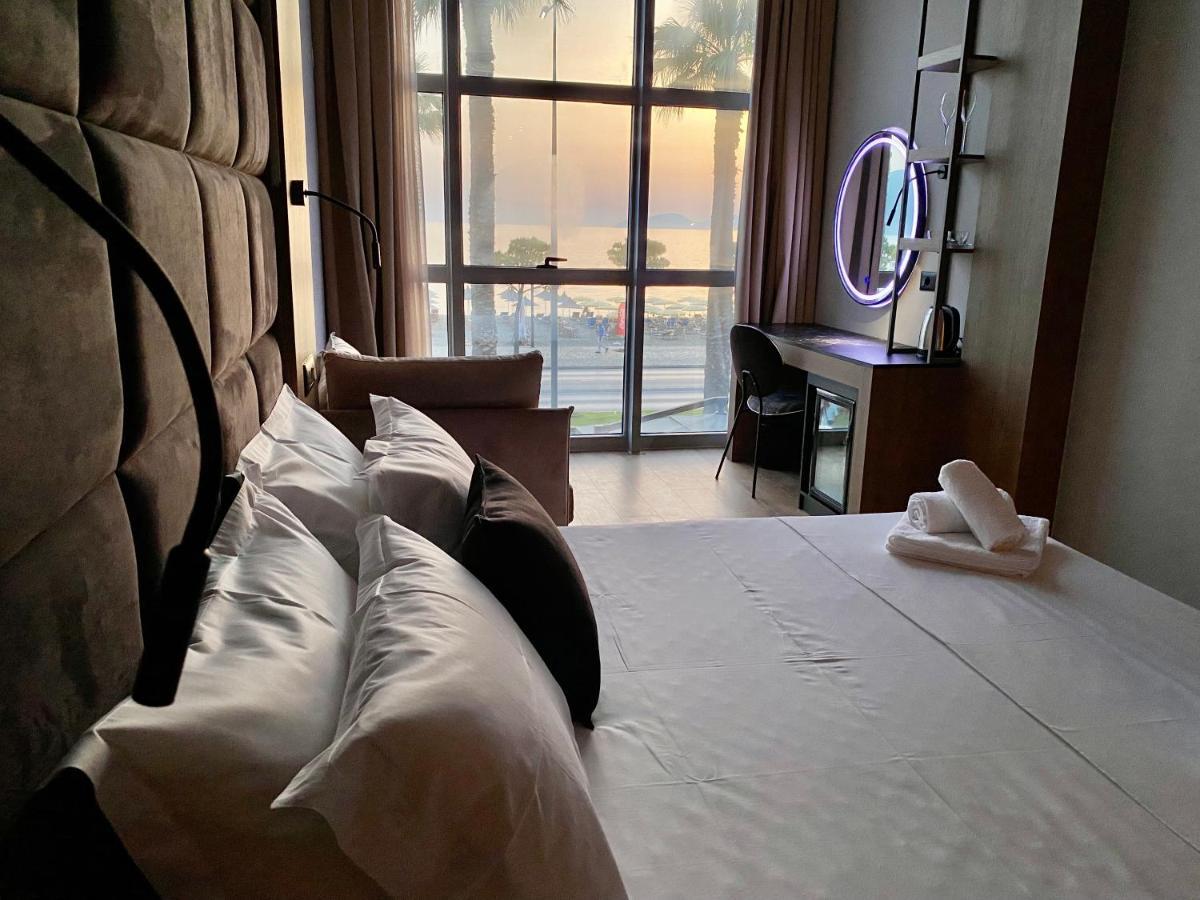 Deluxe Triple Room with Sea View