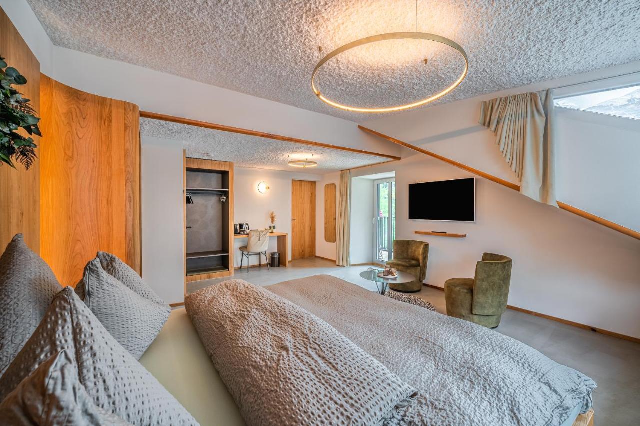 Suite with Mountain View