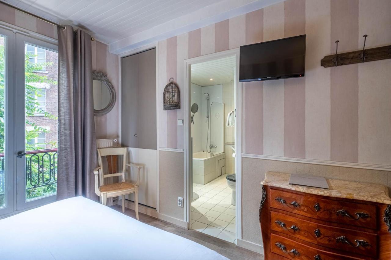 Queen Room with Garden View