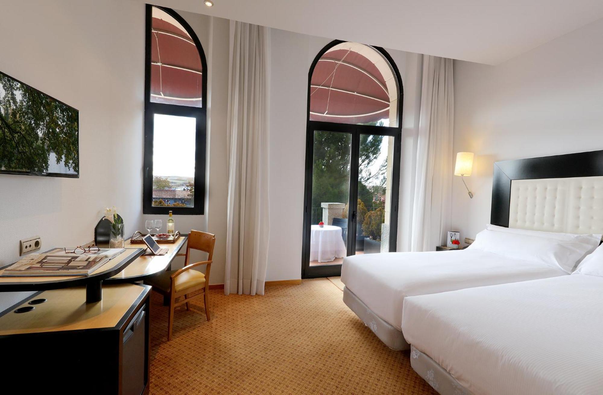 Deluxe Room,1207760899:JPEG