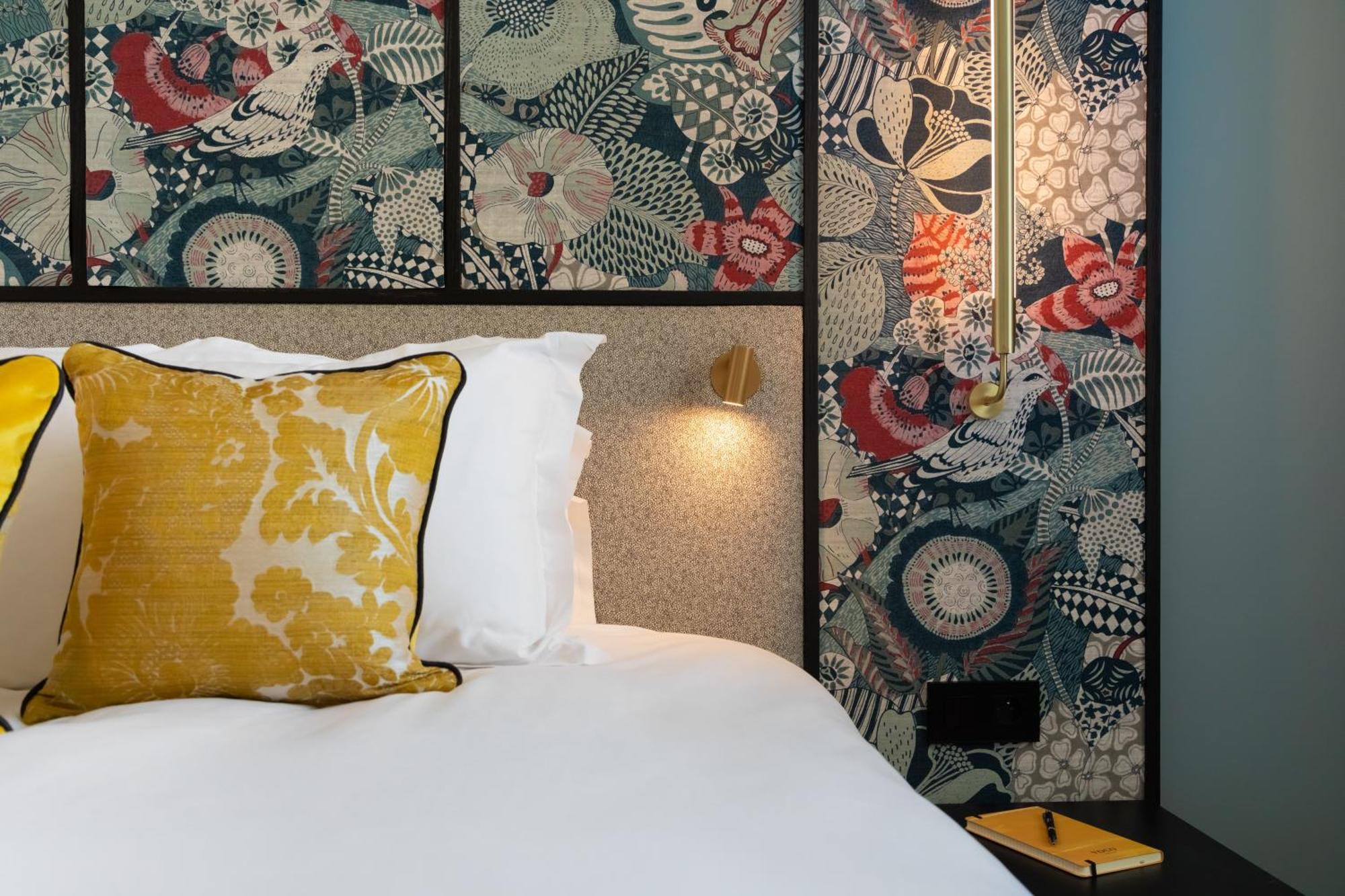 Grand King Room with Balcony and Single Sofa Bed