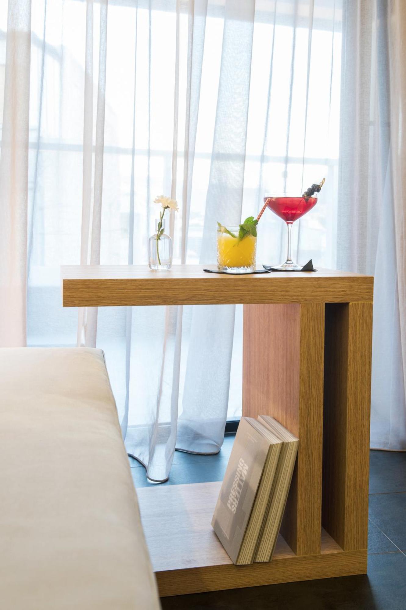 Deluxe Suite with Acropolis View and Veranda