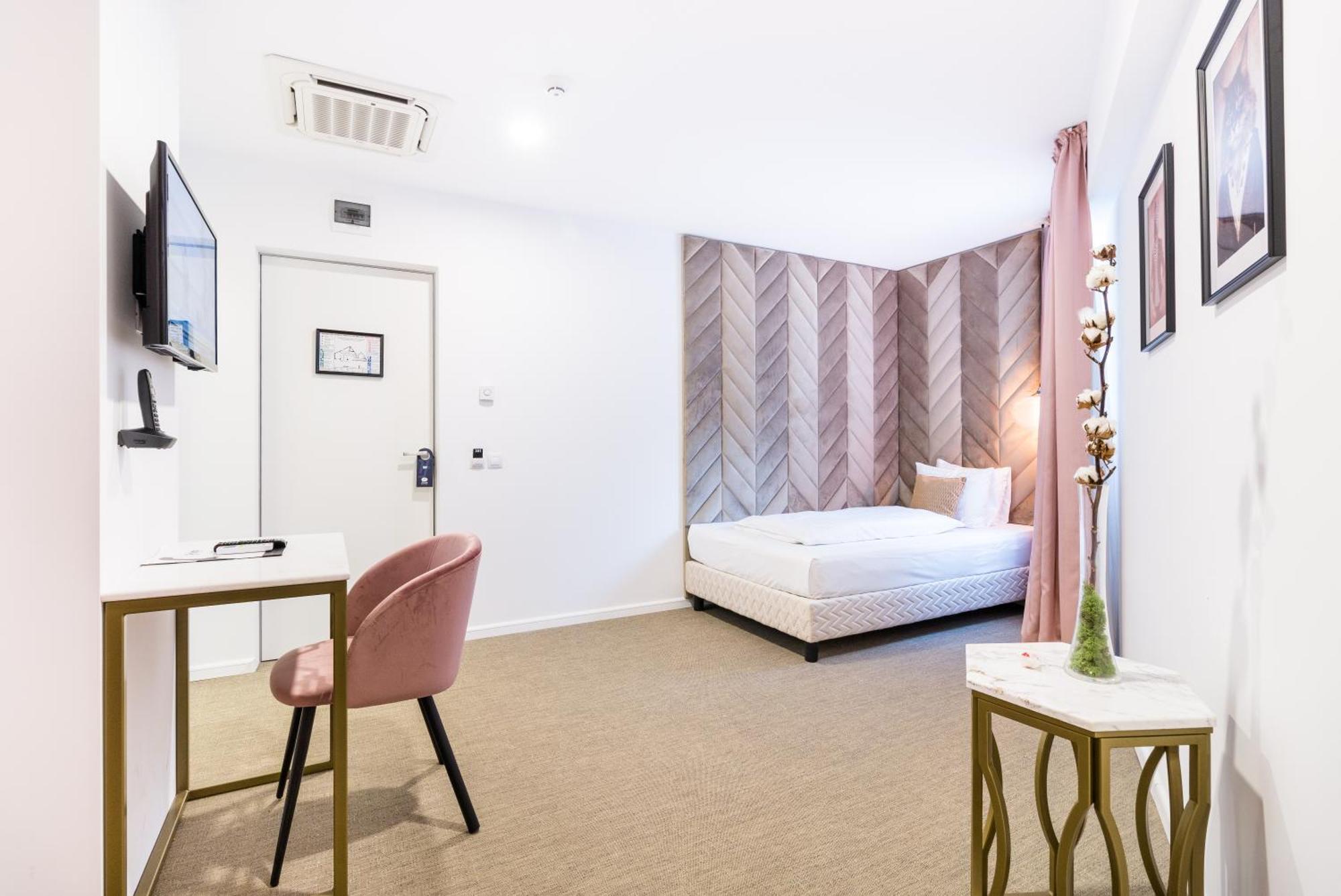 Superior Single Room,725822860:JPEG