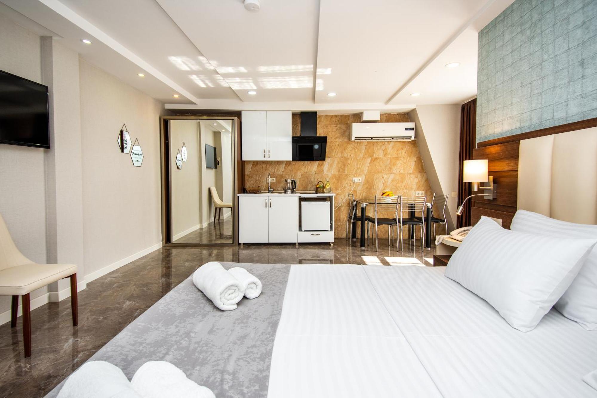 Studio-Apartment mit Terrasse