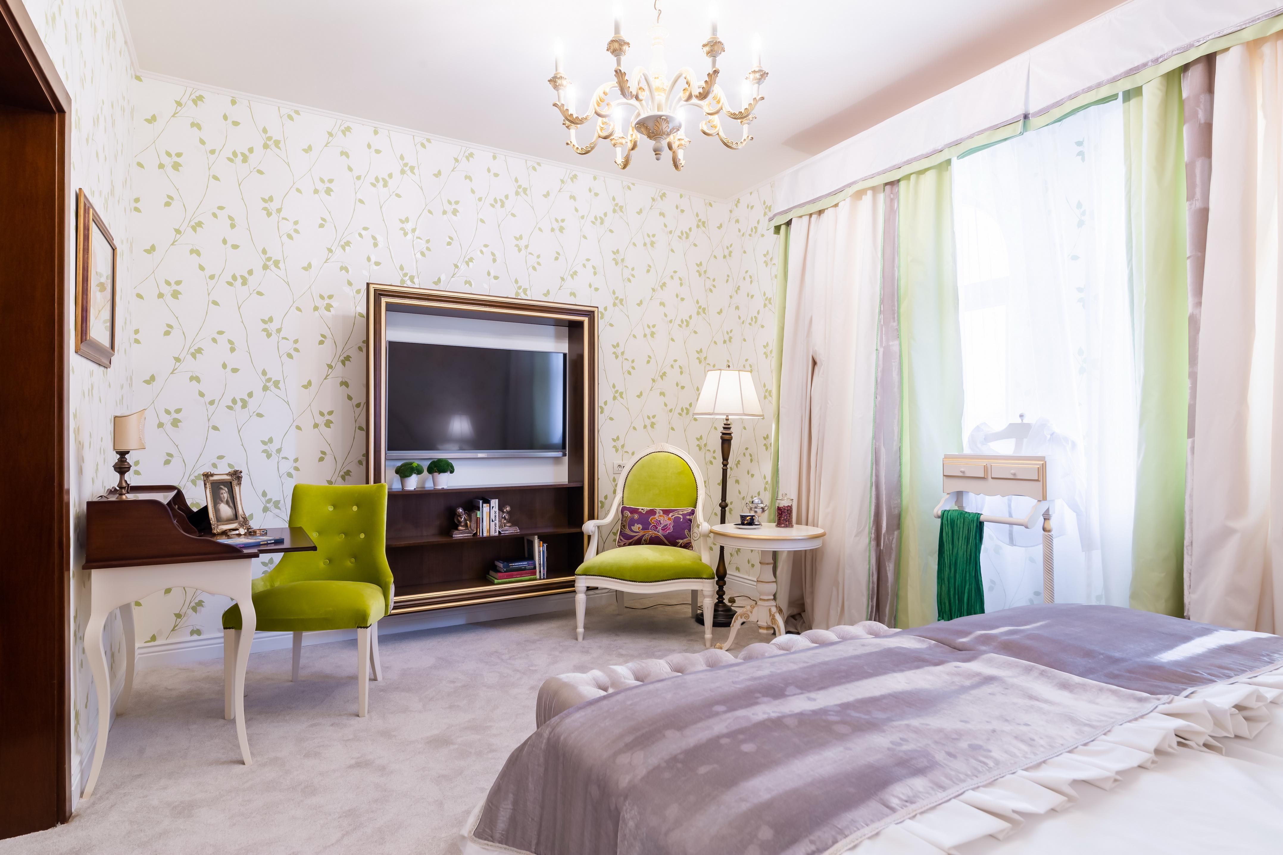 Deluxe Chic Room