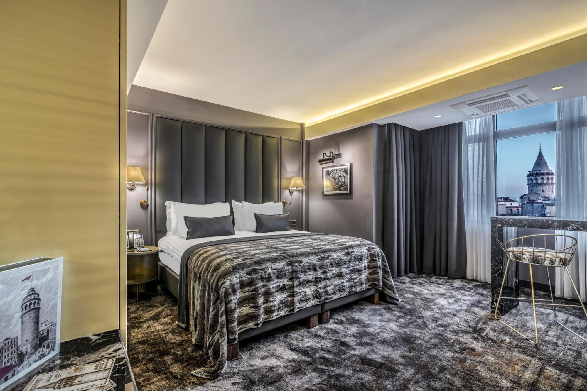Deluxe King Suite