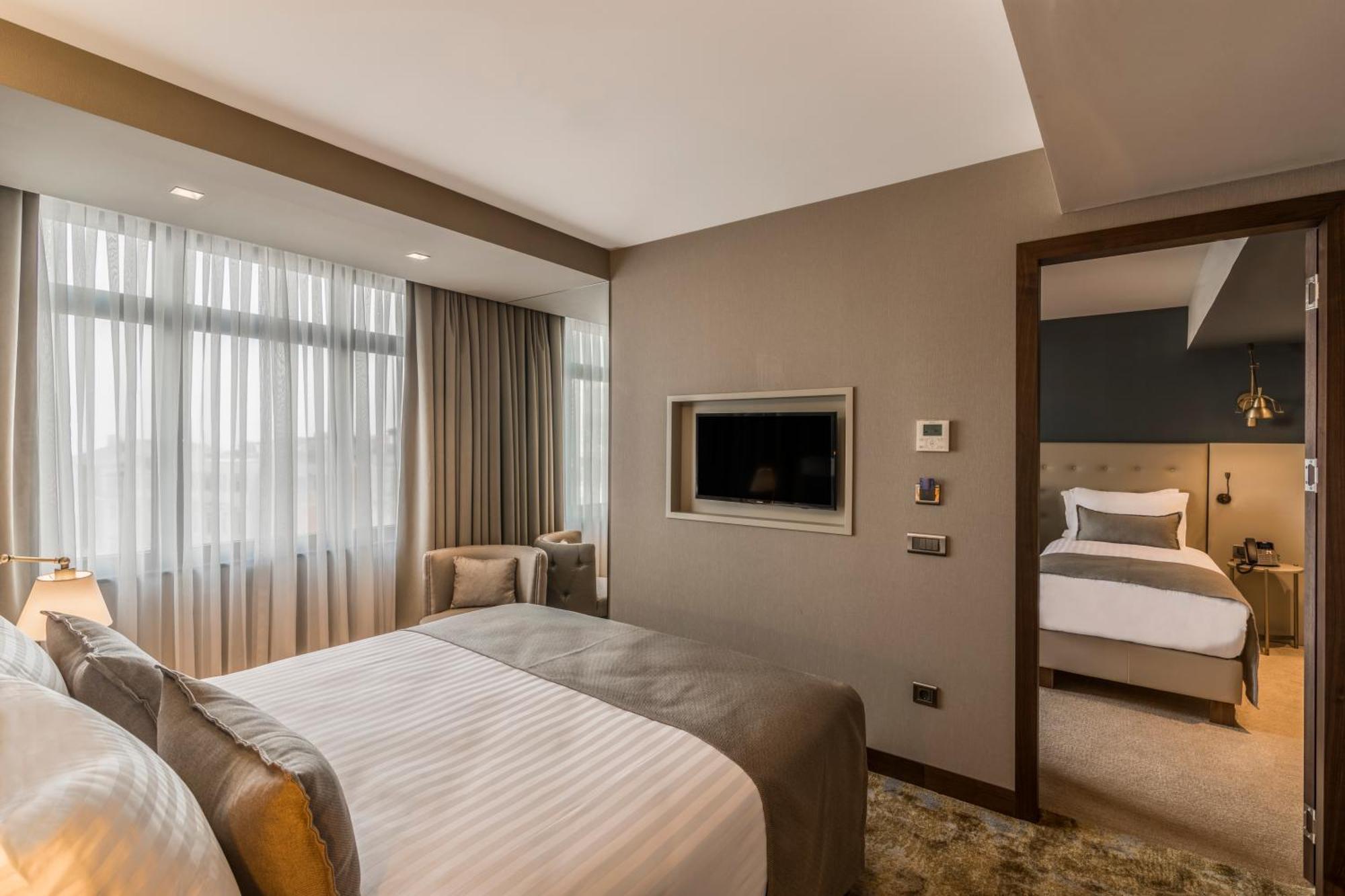Deluxe Family Suite,1285491229:JPEG
