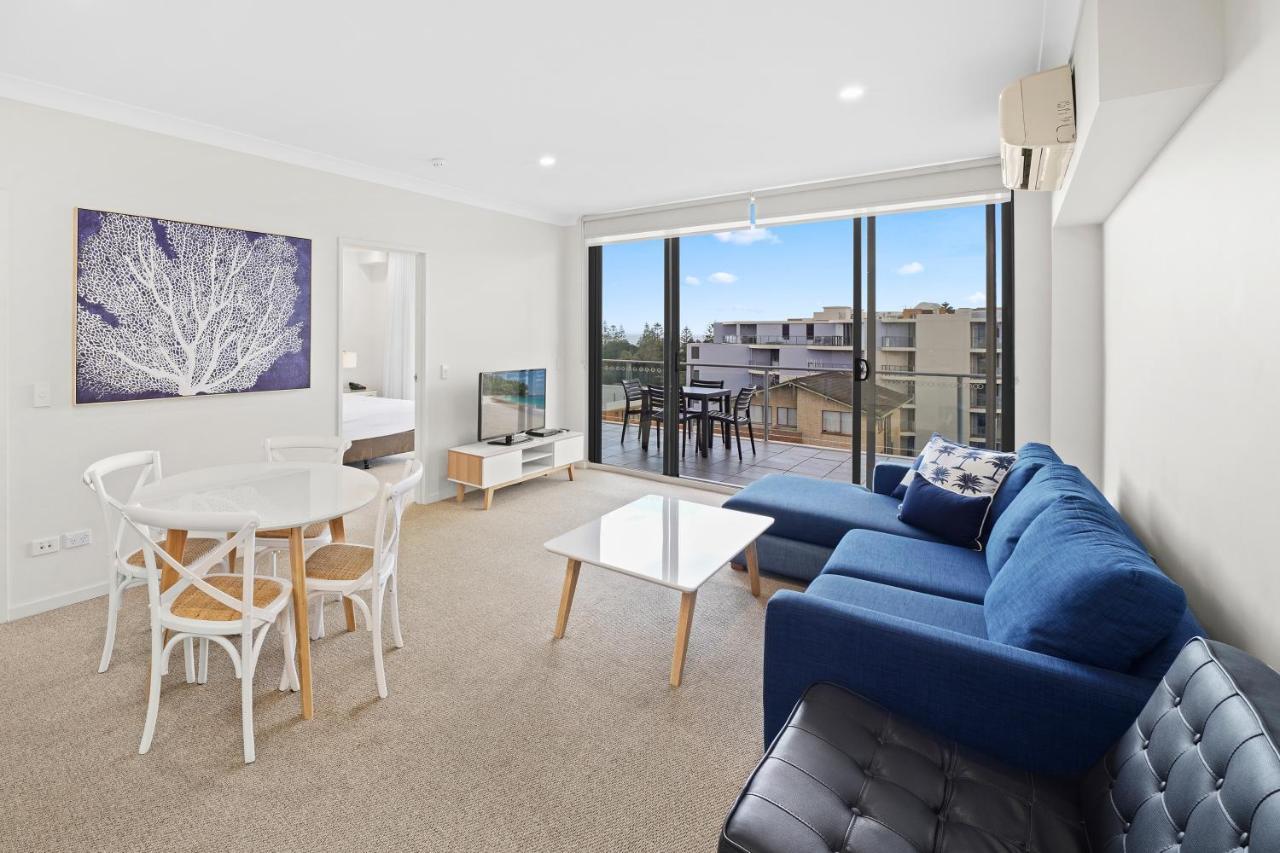 One-Bedroom Apartment with Spa Bath - Water View