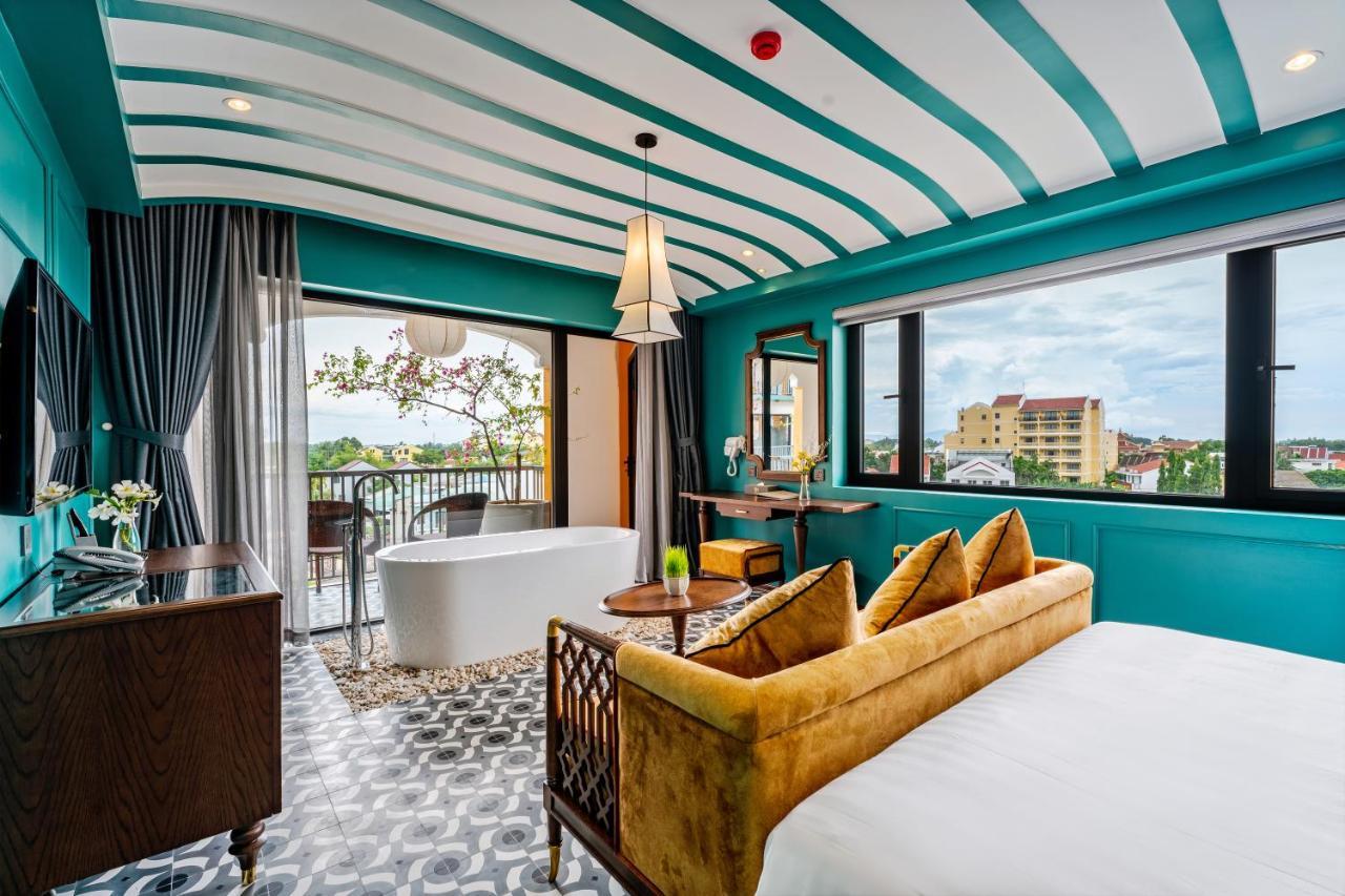 Grand Suite with Balcony