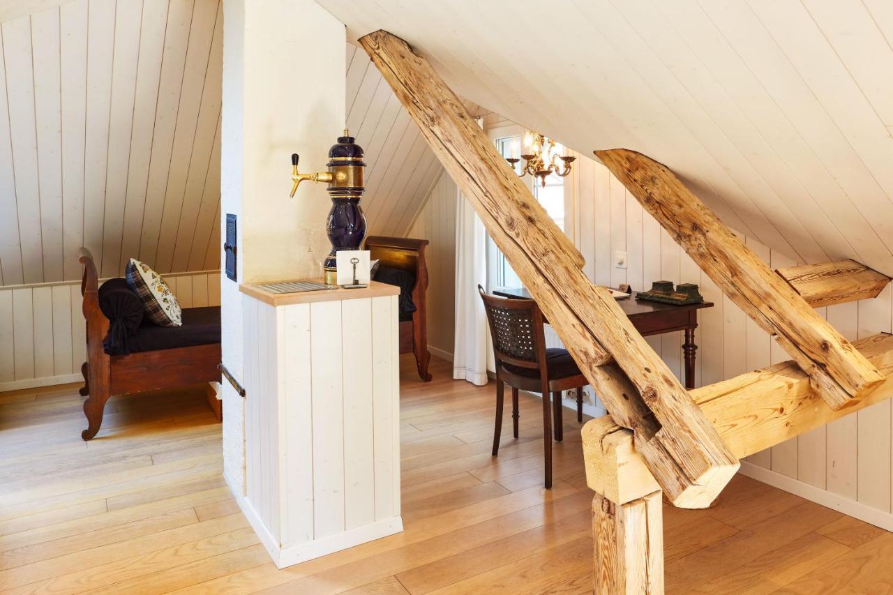 Roof Suite