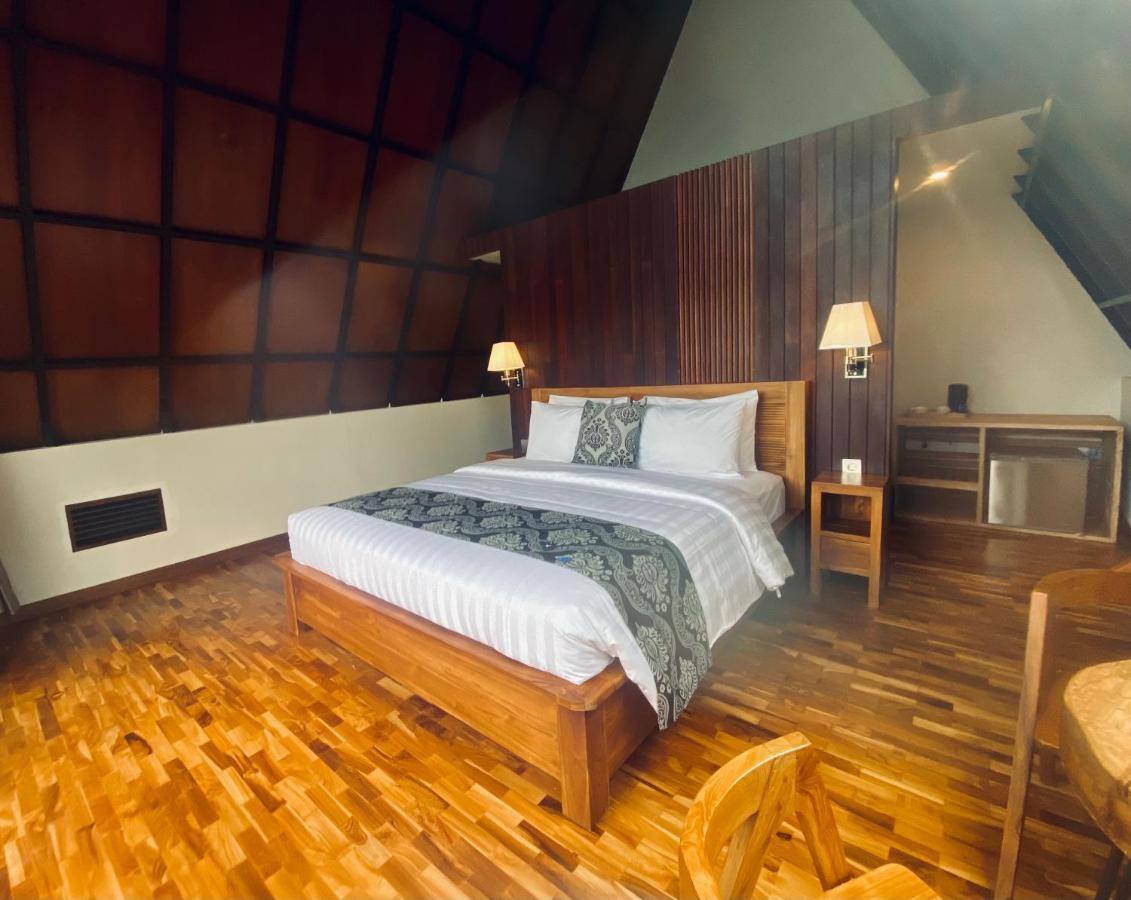 King Suite with Balcony
