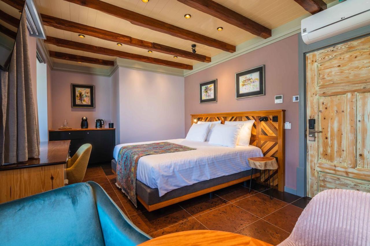 Kamer met 1 Groot Bed of 2 Aparte Bedden en Uitzicht op de Stad