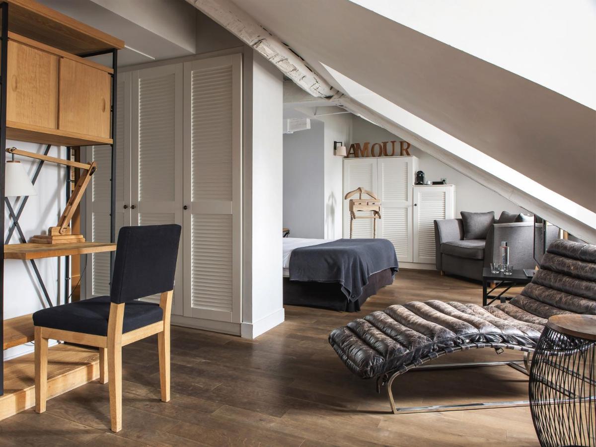 Suite - Family Room