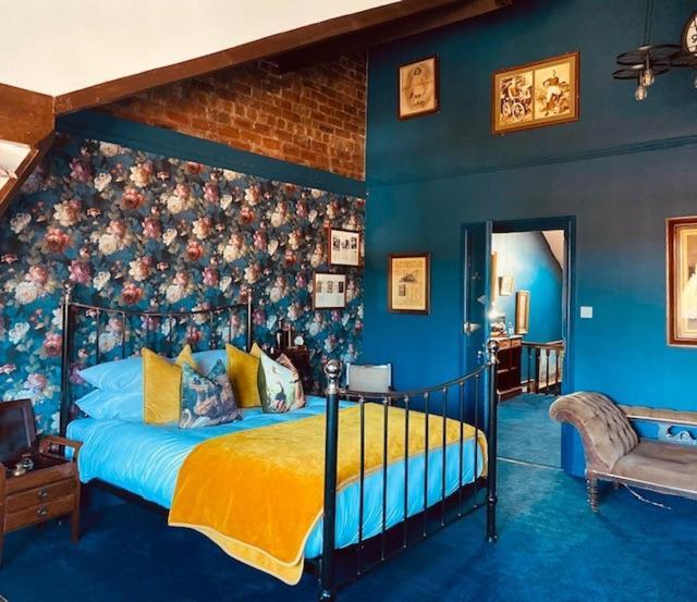 Deluxe King Suite