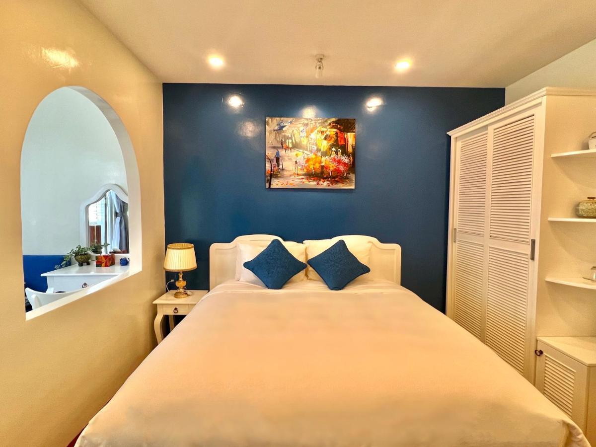 Suite Balcony Laundry